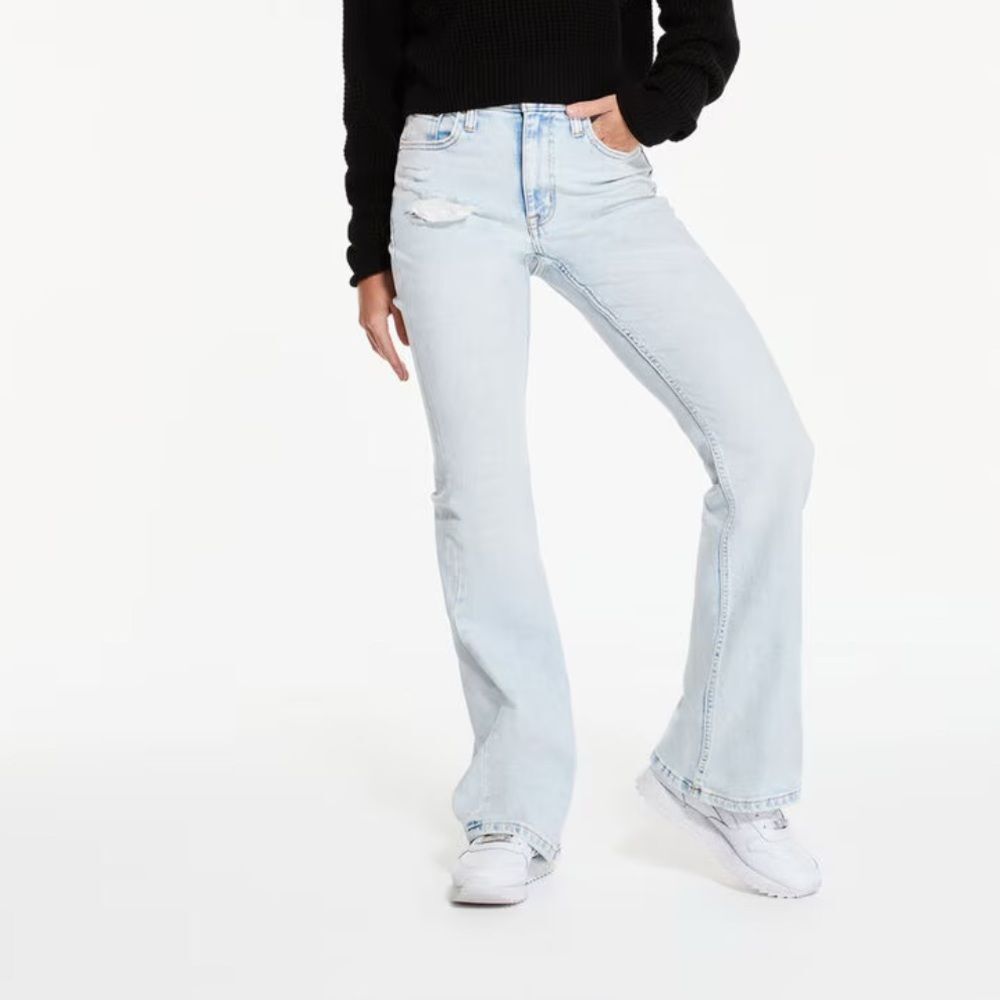 Aeropostale light wash high rise flare jean size 8
